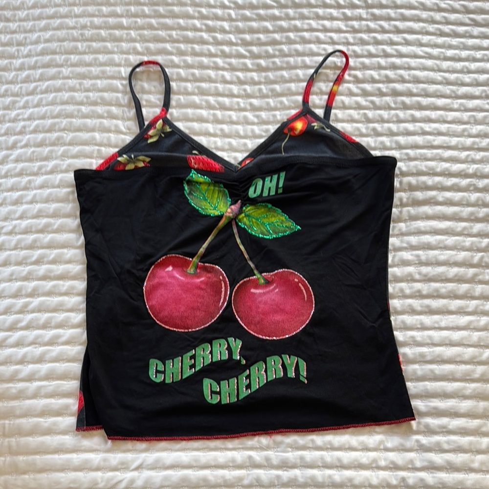 Black and Red Graphic Crop Camisole